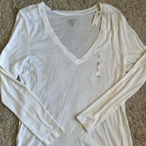 White Old Navy WMNs body shirt , size XXL , new never worn